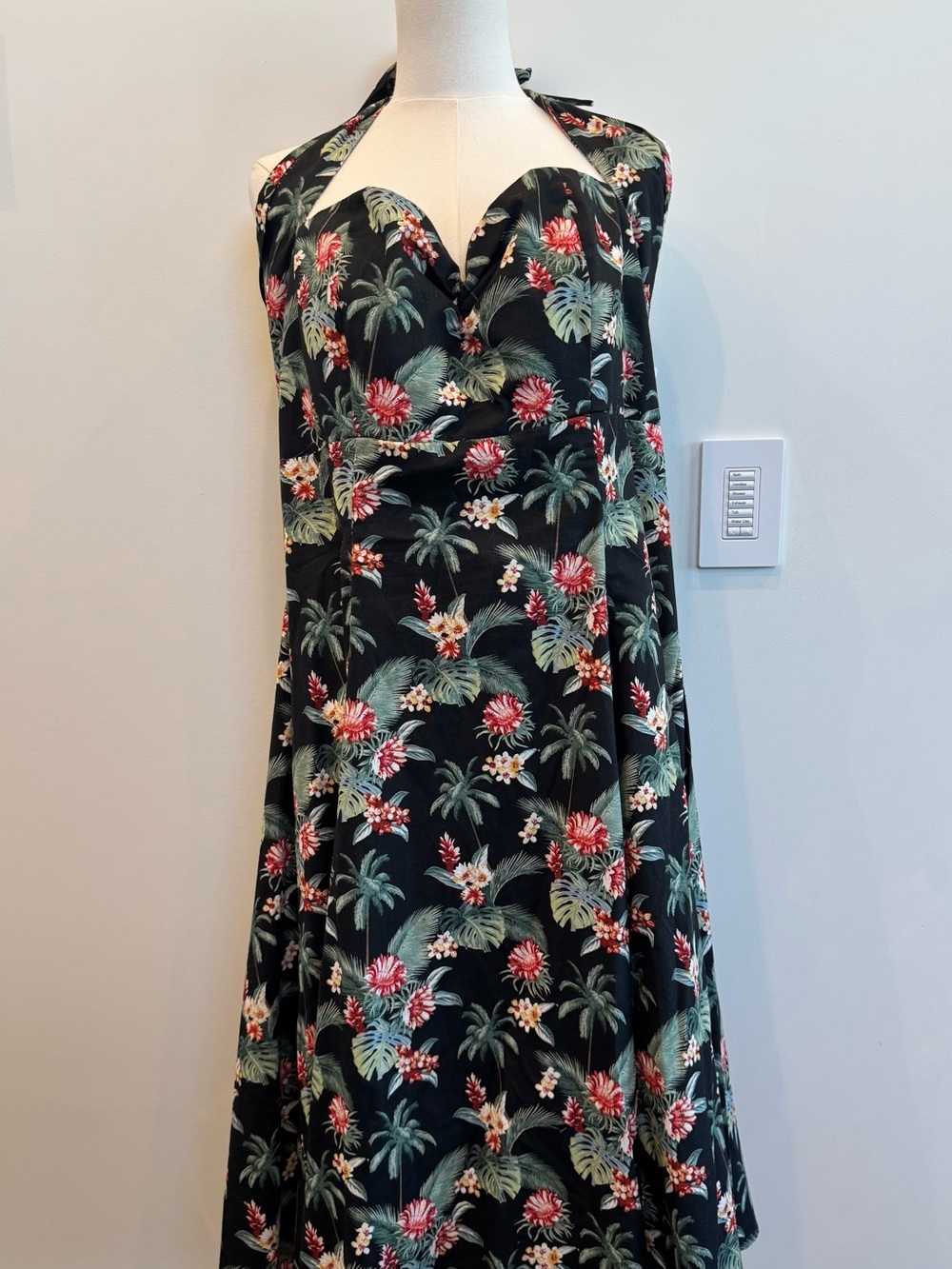 Heart of Haute NWT Black Cotton Tropical Hawaiian Halter Midi Dress Plus Size